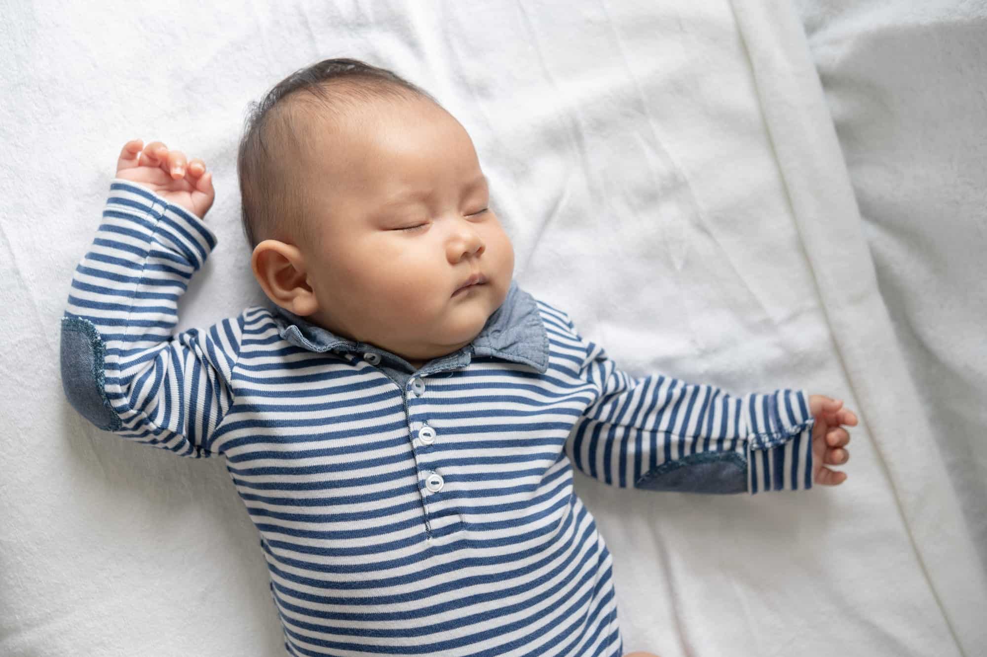 Ervaren persoon zaad Luiheid Baby in slaapzak laten slapen | Slaaptipsvoorbabys