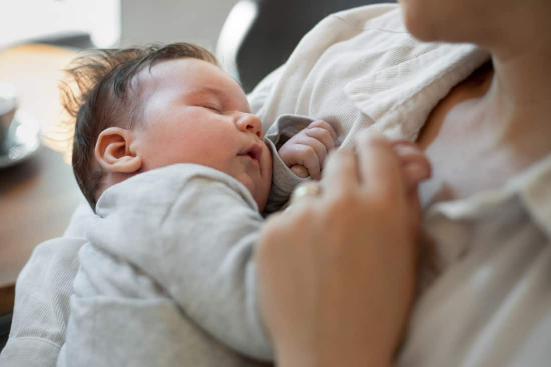 Help: Baby wordt elke twee uur wakker ’s nachts