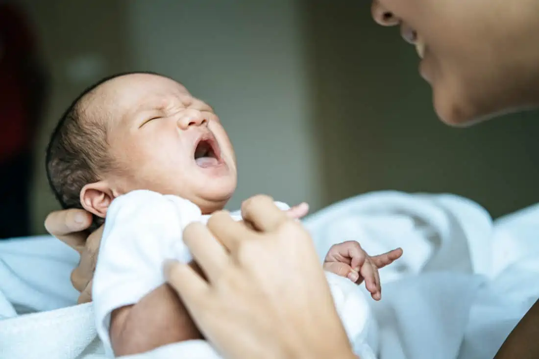 Baby onrustig in slaap: 3 tips voor meer rust