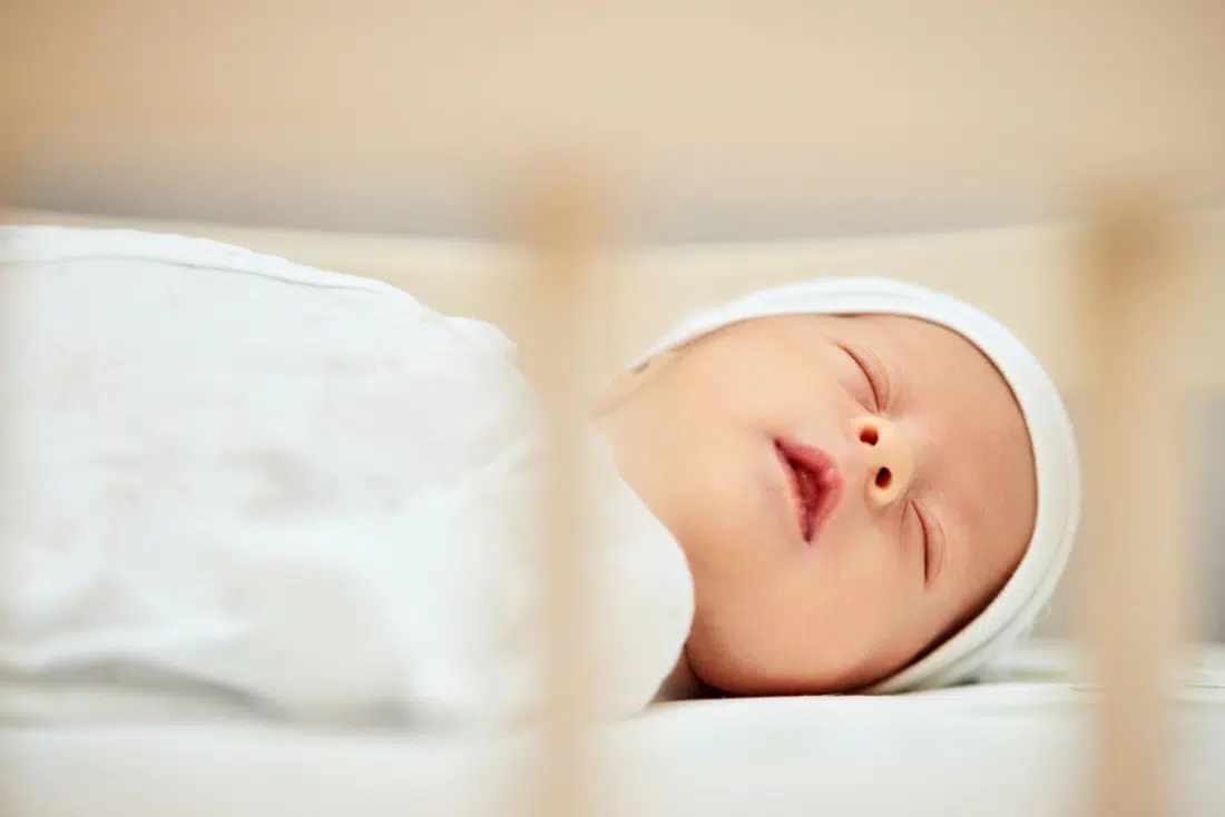 co-sleeping baby slaaptipsvoorbabys