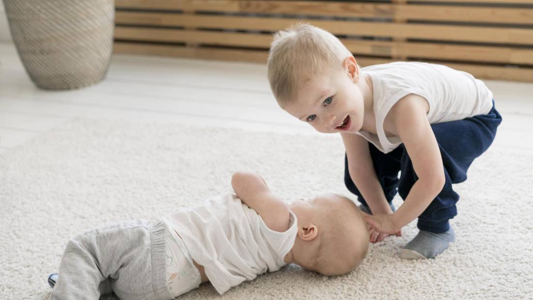 baby omrollen 0-4 maanden - slaaptipsvoorbabys